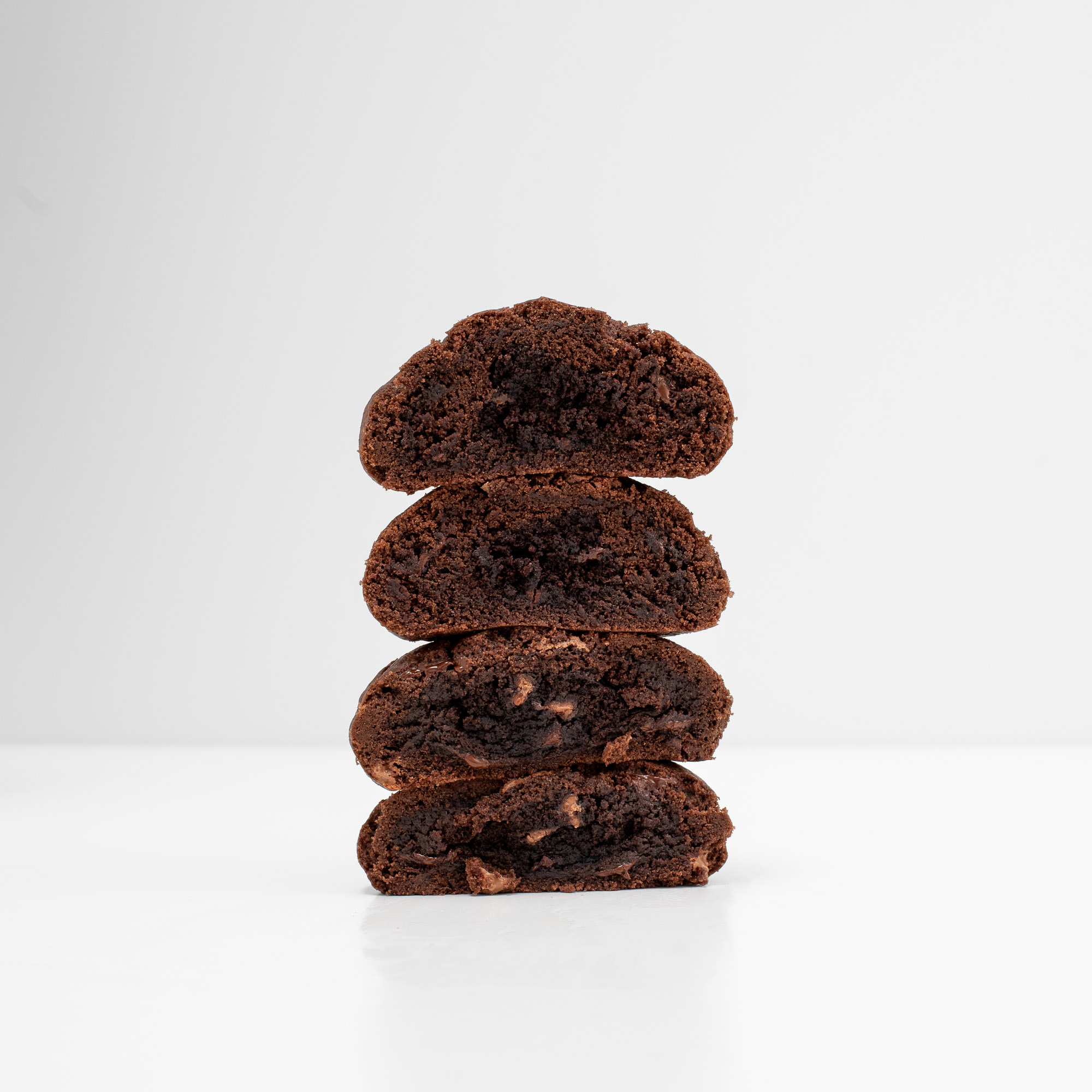 Gefüllter Fat Cookie mit zartschmelzender Schokolade – frisch aus dem Ofen